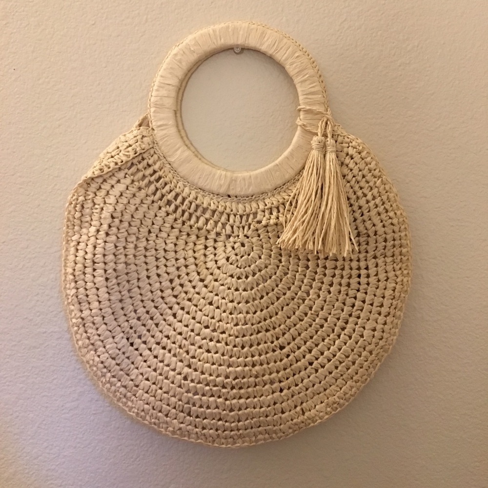 12th Tribe | handwoven circle straw handbag - Picture 4 of 8
